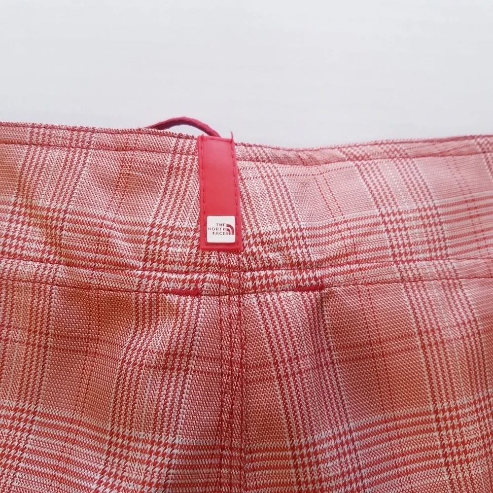 🌸 The North Face | Printed Bermuda‎ Shorts, size 38